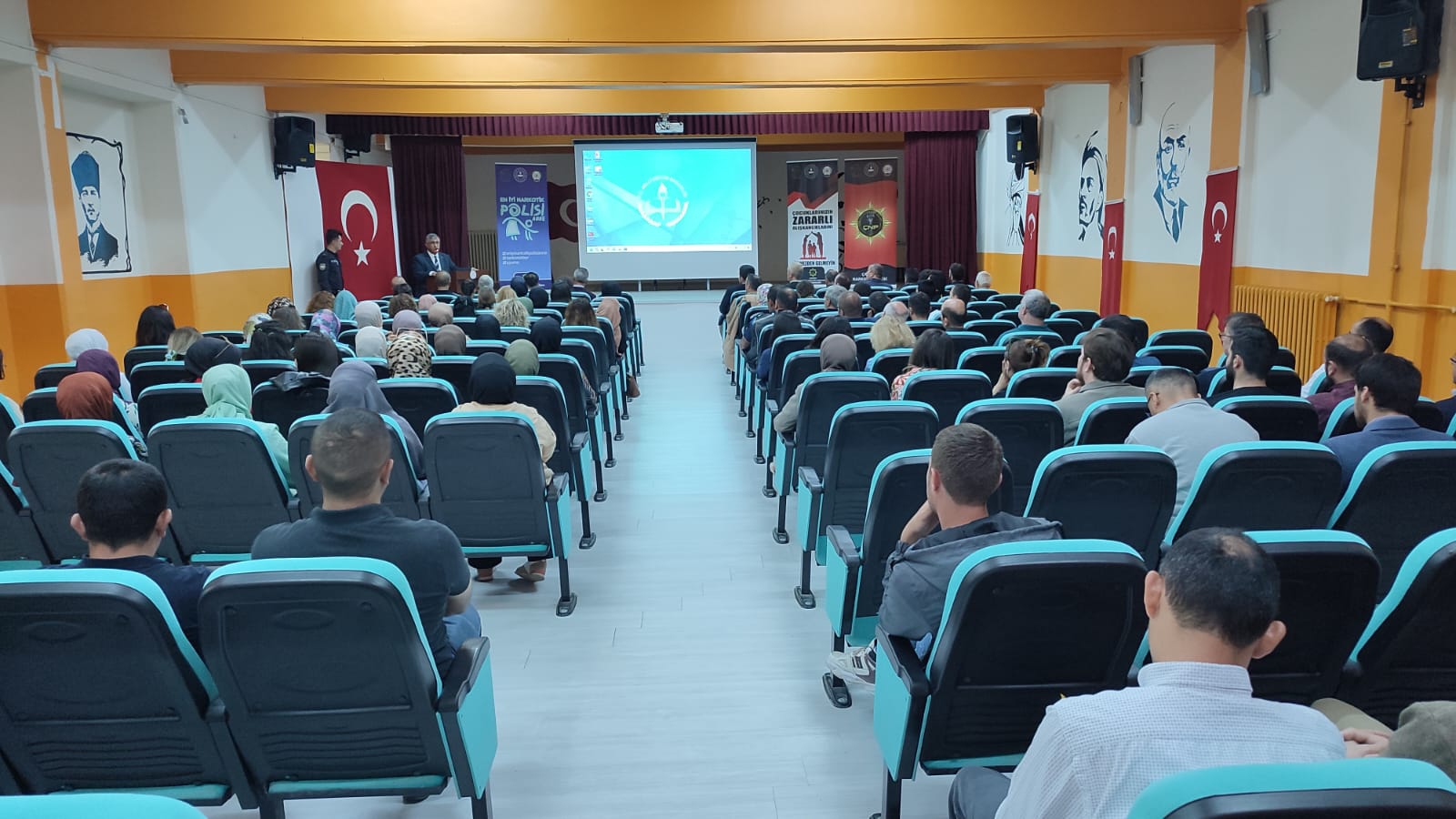 ÇERKEŞ'TE BAĞIMLILIKLA MÜCADELE SEMİNERİ DÜZENLENDİ