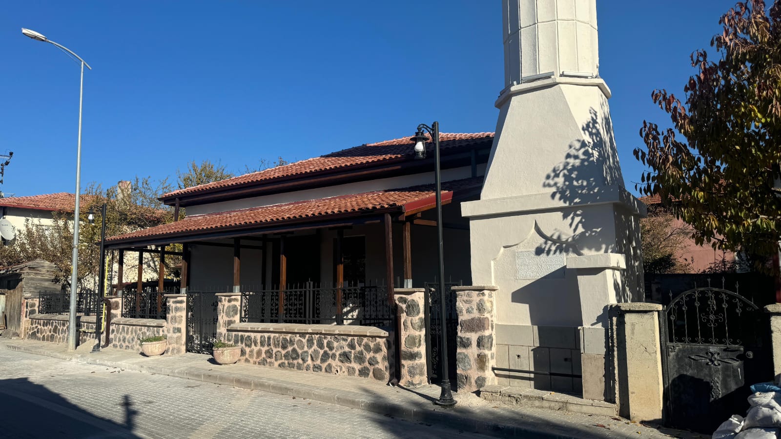 DEMİRCİ ŞEYH (TİMURİ) CAMİSİNİN RESTERASYONU TAMAMLANIYOR