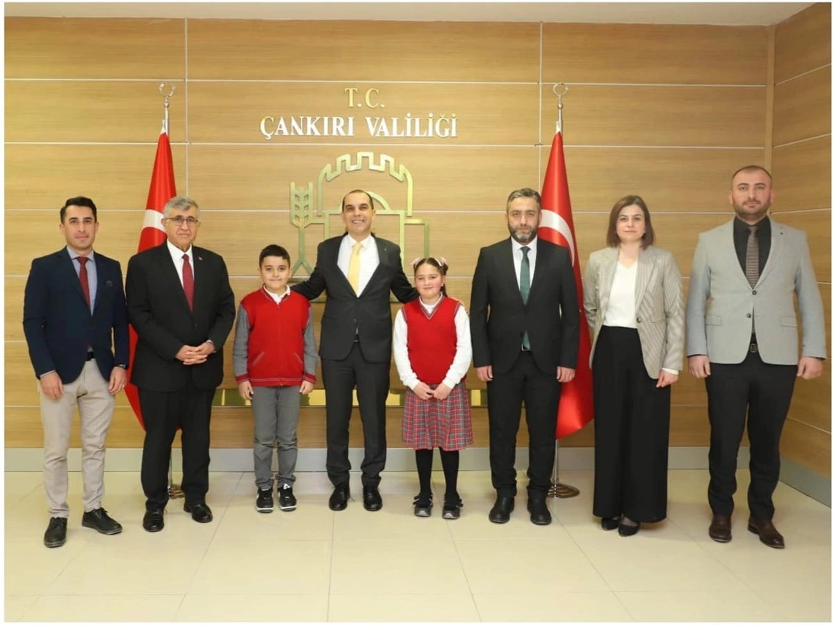 GOP OKULU ÖĞRENCİLERİ VALİ İLE RÖPORTAJ YAPTI