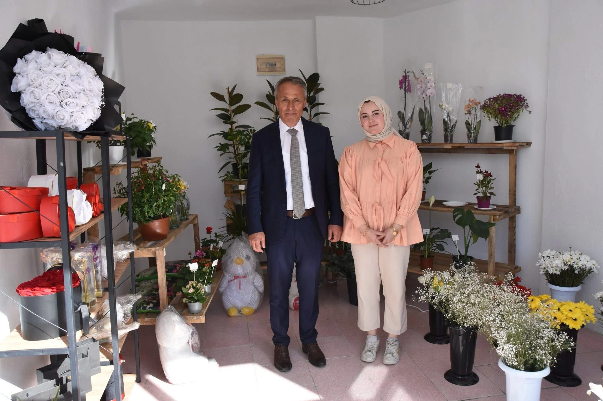 ÇERKEŞ NARE ÇİÇEKÇİLİK HİZMETE AÇILDI