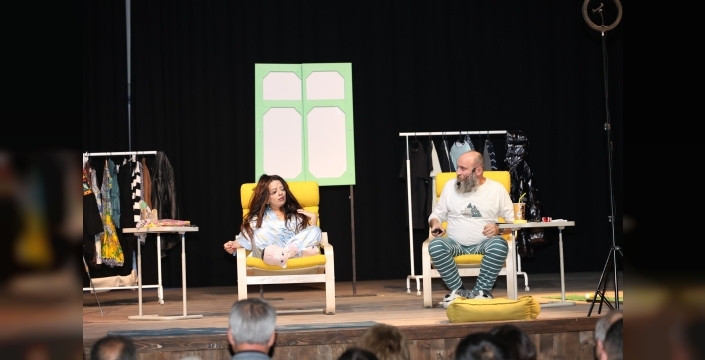 OFLİ HOCA ÇERKEŞ'TE TİYATRO SEVERLERLE BULUŞTU